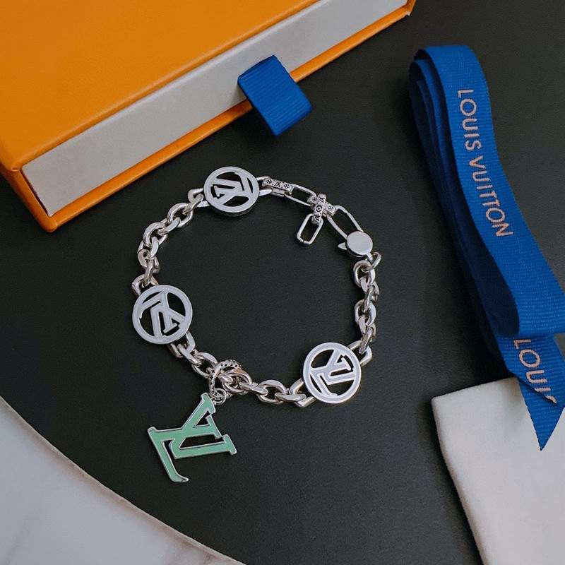 LV Bracelet 02lyr82